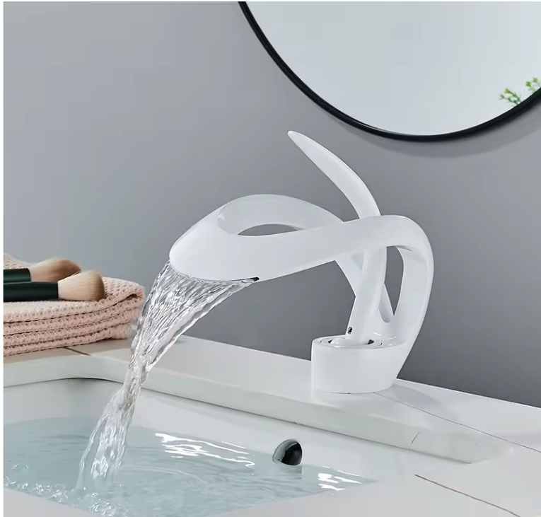 Waterval Wastafelkraan Mengkraan Warm en Koud – Messing