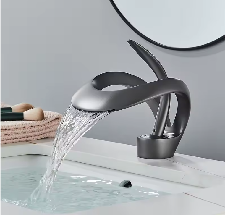 Waterval Wastafelkraan Mengkraan Warm en Koud – Messing