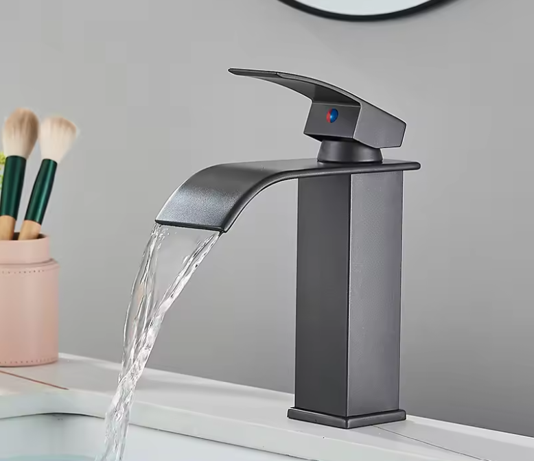Waterval Wastafelkraan Ééngreeps – Badkamerkraan met Mengfunctie voor Warm en Koud Water