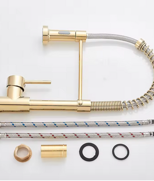 Gouden Keukenkraan met Uittrekbare Sproeikop – Ééngreeps Mengkraan van Messing