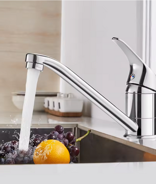 Chroom Keukenkraan met 360° Draaibare Uitloop – Messing Mengkraan met Éénhendel Bediening, Waterbesparend en Duurzaam