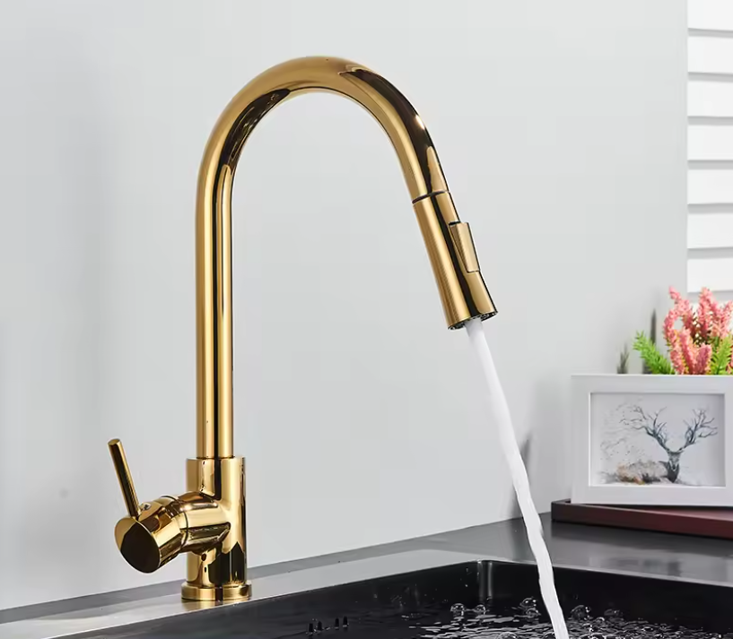 Geborsteld Gouden Keukenkraan met Uittrekbare Slang – 360° Draaibaar, Éénhendel Mengkraan Warm en Koud