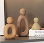 Moderne Familie Sculptuur – Minimalistische Holle Decoratie in Scandinavische Stijl