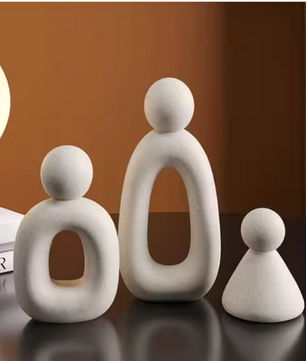 Moderne Familie Sculptuur – Minimalistische Holle Decoratie in Scandinavische Stijl