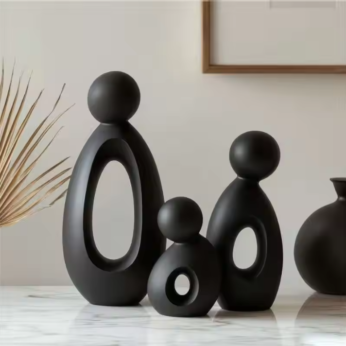 Moderne Familie Sculptuur – Minimalistische Holle Decoratie in Scandinavische Stijl