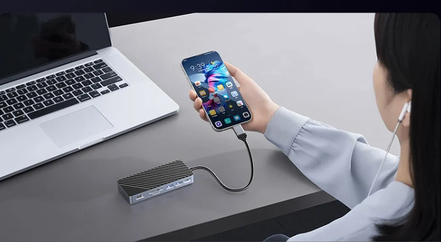 8-in-1 USB 3.2 Docking Station met M.2 SSD Behuizing – HDMI, RJ45, SD/TF, 10Gbps Multifunctionele Hub