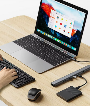 10-in-1 USB-C Docking Station met Laptopstandaard, 4K HDMI, Ethernet en PD 100W