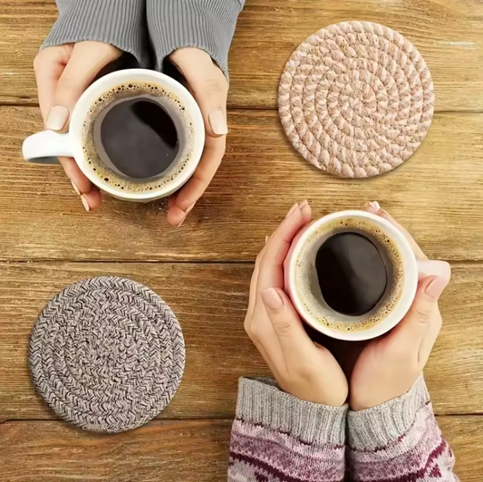 Set van 8 Gebreide Pannenonderzetters – Hittebestendige Tafelbeschermers met Spiraalpatroon
