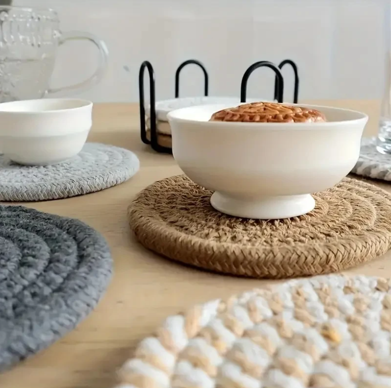 Set van 8 Gebreide Pannenonderzetters – Hittebestendige Tafelbeschermers met Spiraalpatroon