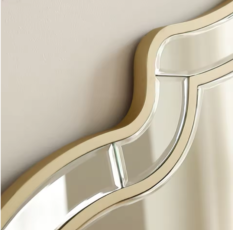 Grote Wandspiegel met Gouden Rand – Modern Decoratief Design Spiegel