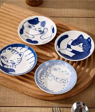 Set van 4 Keramische Sausbakjes – Sushi Sojaschaaltjes met Lucky Cat Design