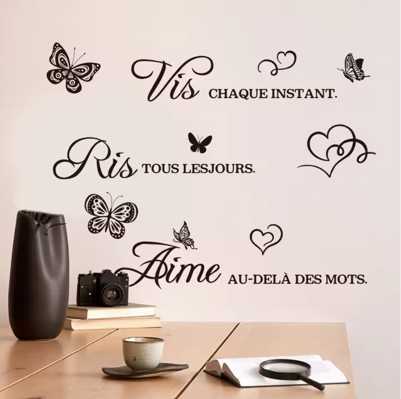 Franse Quote Muursticker – “Vis Ris Aime” Vinyl Wanddecoratie