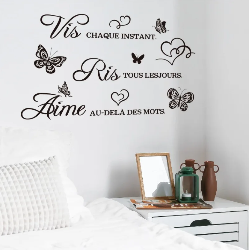 Franse Quote Muursticker – “Vis Ris Aime” Vinyl Wanddecoratie