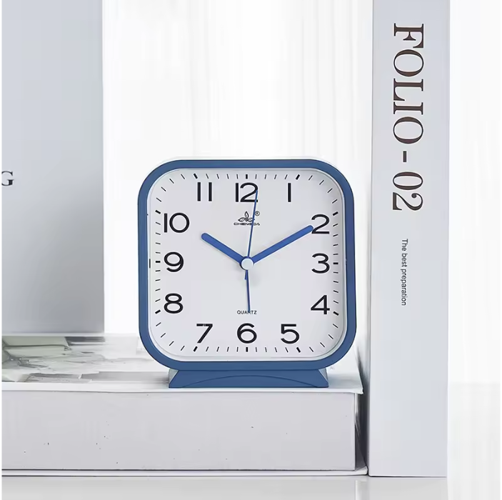 Compacte Bureau Wekker – Klassieke Quartz Nachtkastklok voor Slaapkamer en Bureau
