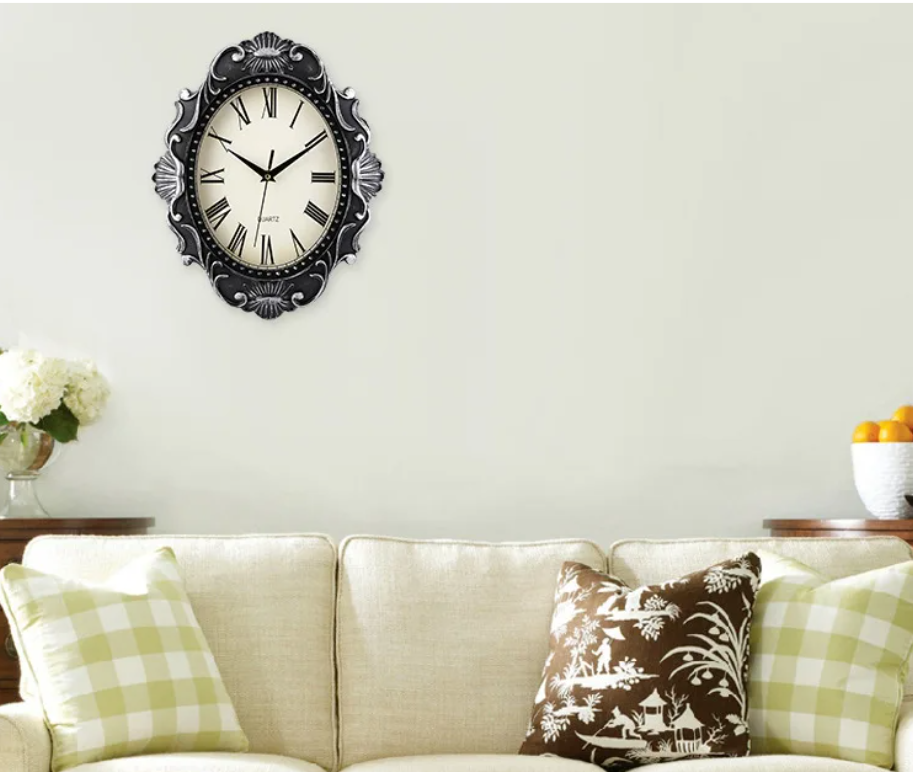 Vintage Europese Wandklok 35,6 cm – Klassieke Klok met Romeinse Cijfers