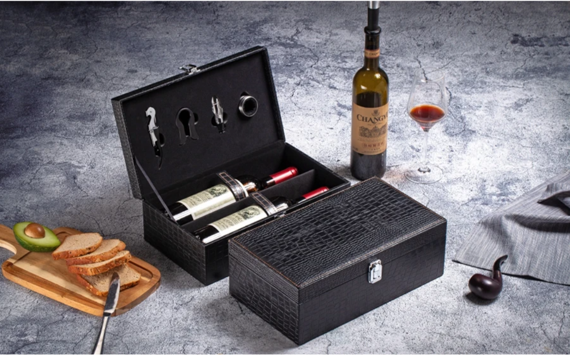 Luxe Wijn Cadeaubox voor 2 Flessen – Lederen Geschenkdoos met Wijnaccessoires en Handvat