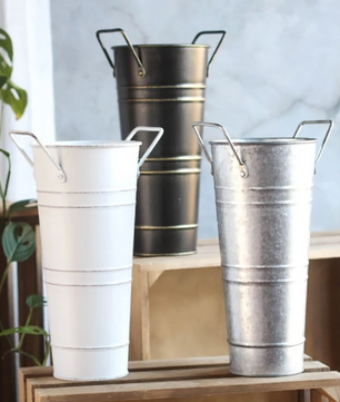 Vintage Metalen Paraplubak – Gegalvaniseerde Parapluhouder met Handvat