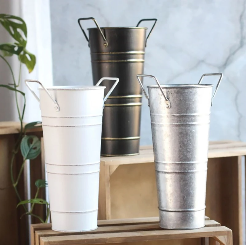 Vintage Metalen Paraplubak – Gegalvaniseerde Parapluhouder met Handvat