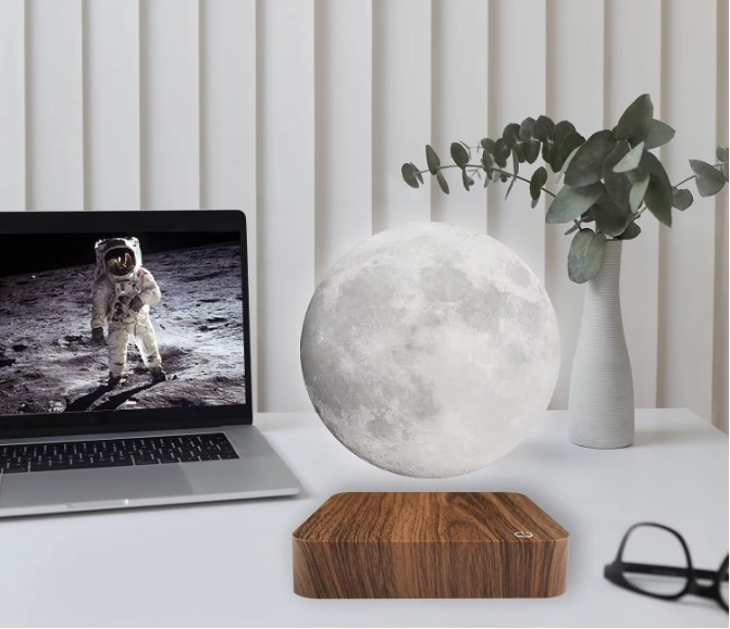 Magnetisch Zwevende Maanlamp – 3D LED Tafellamp met 360° Rotatie en Houten Basis