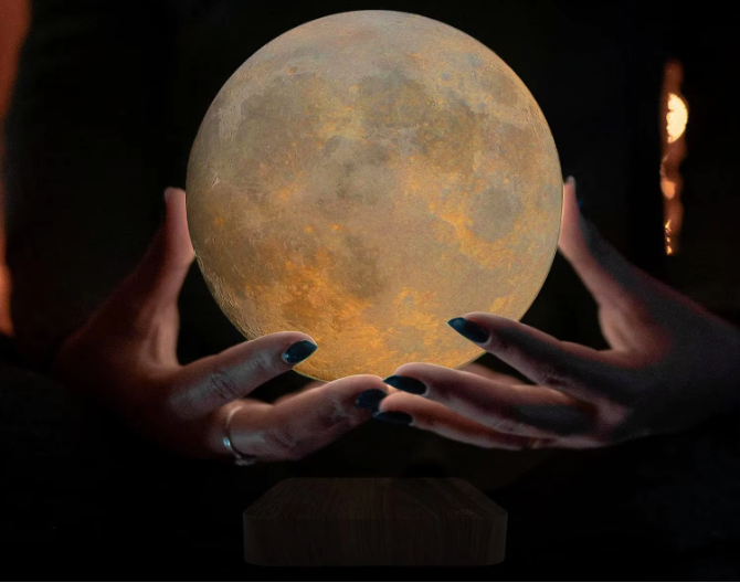 Magnetisch Zwevende Maanlamp – 3D LED Tafellamp met 360° Rotatie en Houten Basis