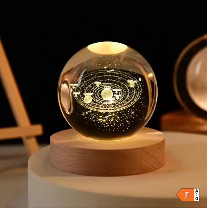 3D Kristallen Bol Zonnestelsel LED Lamp – Decoratieve Kristal Globe met Houten Basis