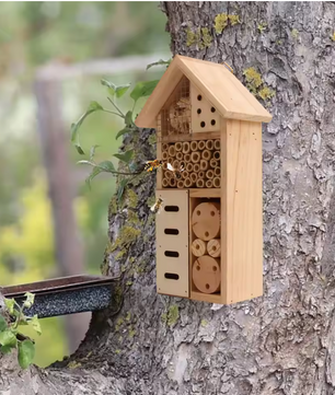 Houten Insectenhotel voor Tuin – Bijen- en Vlinderhuis met Natuurlijke Nestkamers