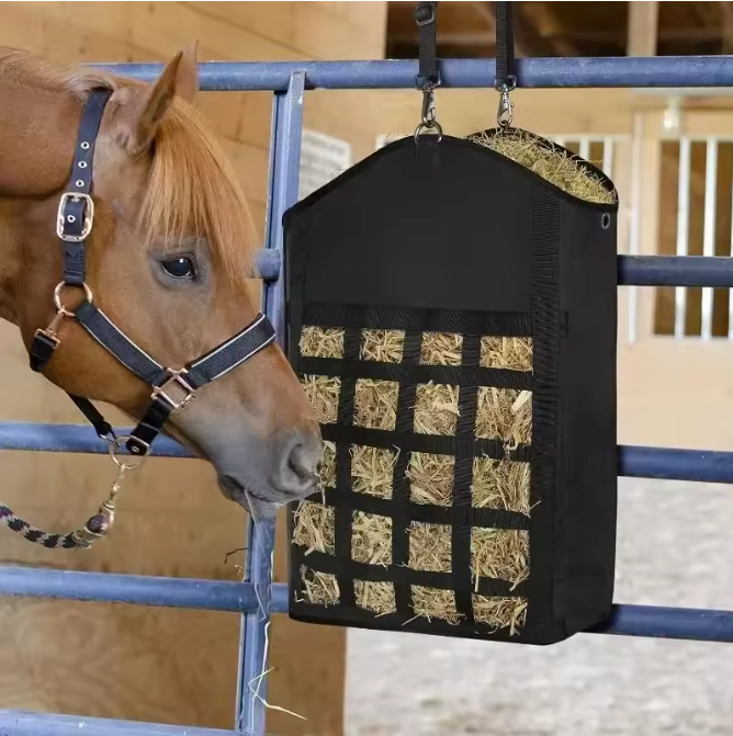 Hooizak met Slow Feed Net – Duurzame Voerzak voor Paarden en Vee