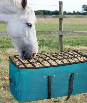 Ophangbare Hooizak voor Paarden en Vee – Grote Voerzak voor Stal en Weide