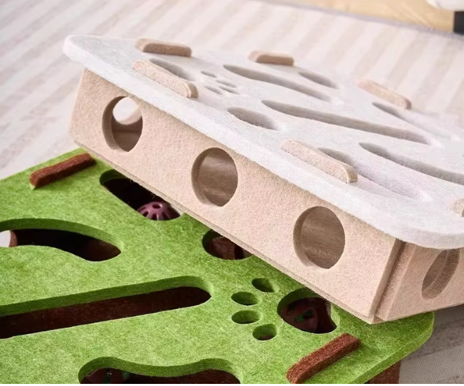 Interactief Katten Puzzelspeelgoed – Vilten Speeldoos met Bal en Krabfunctie