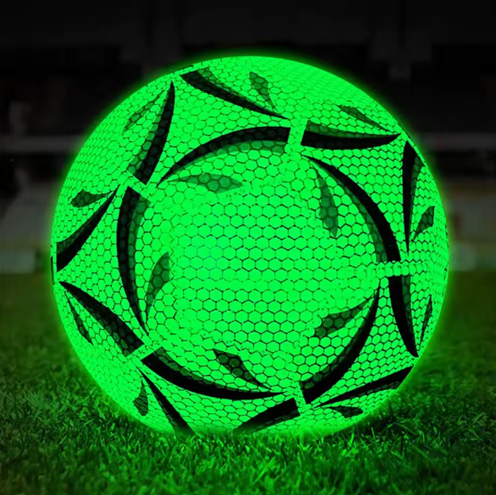 Glow in the Dark Voetbal Maat 5 – Lichtgevende Trainingsbal voor Binnen en Buiten