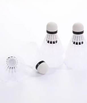 Set van 12 Badminton Shuttlecocks – Lichtgewicht Kunststof Shuttles met Foam Kop voor Training en Recreatie
