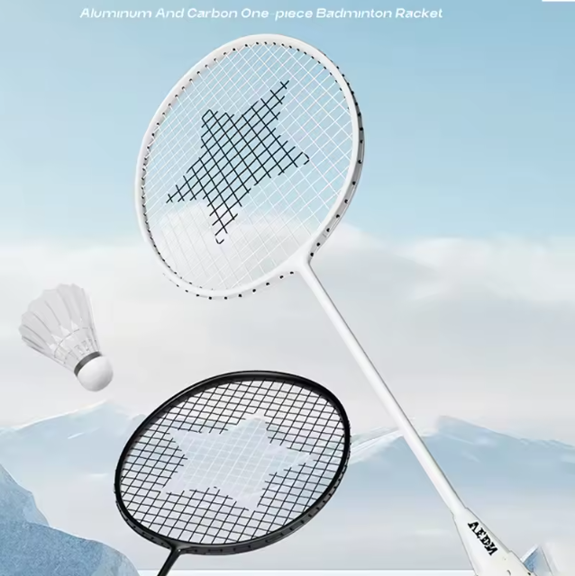 Professionele Badminton Rackets Set met 2 Shuttlecocks en Rugtas – Lichtgewicht Aluminium-Carbon voor Outdoor Gebruik