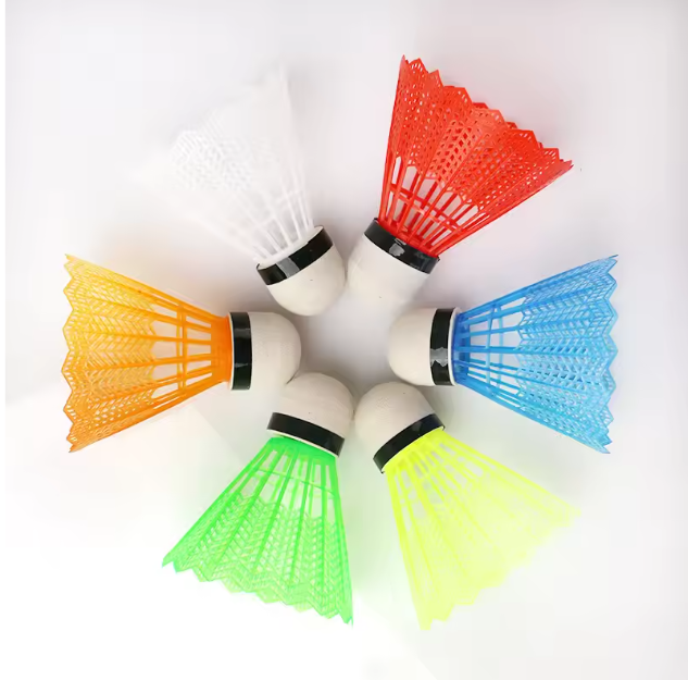 Set van 6 of 12 Badminton Shuttlecocks – Kleurrijke Shuttles met Foam Kop voor Outdoor Spel en Training