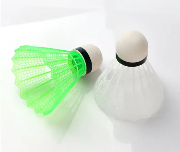 Set van 6 of 12 Badminton Shuttlecocks – Kleurrijke Shuttles met Foam Kop voor Outdoor Spel en Training