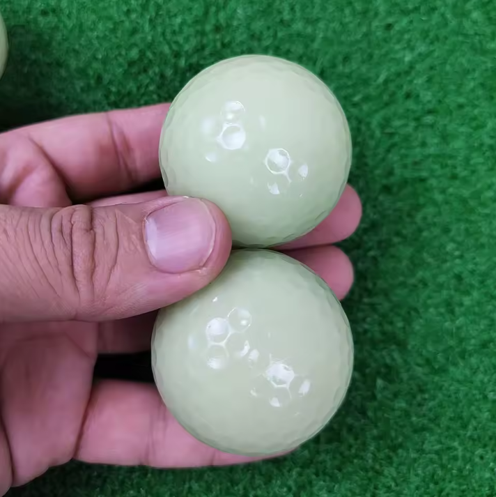 Set van 10 Glow Golfballen – Lichtabsorberend en Fluorescerend voor Nachtgolf