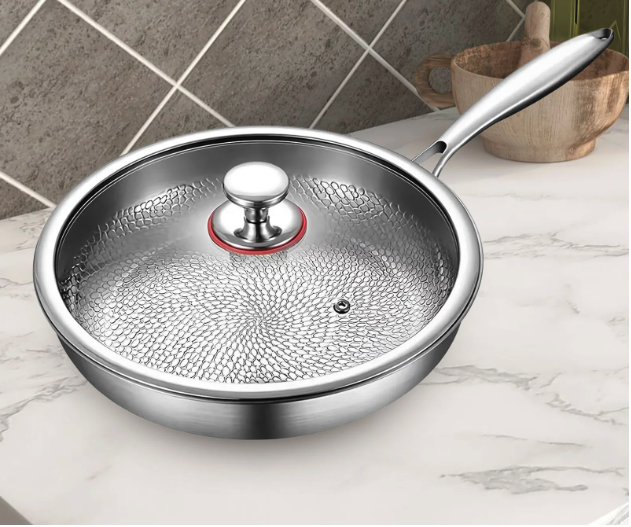 Titanium Koekenpan 30 cm – Lichtgewicht Anti-aanbak Pan met Deksel voor Alle Warmtebronnen