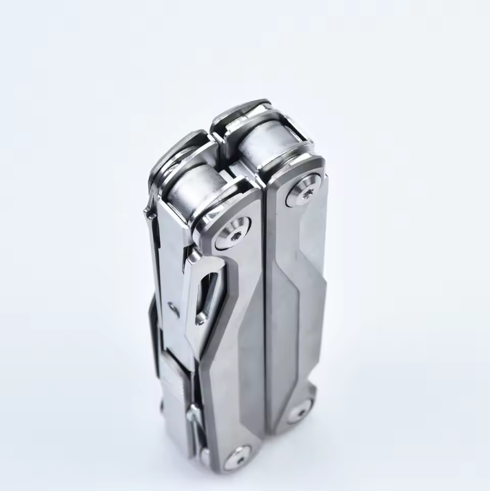 Multitool Tang met Titanium Handgreep – Opvouwbare Multitool met Mes, Schaar en Bits