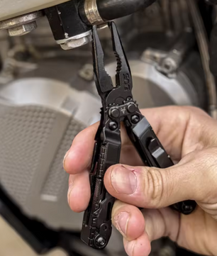 Multitool Tang 18-in-1 – Compacte Opvouwbare Multitool met Mes voor Outdoor en EDC