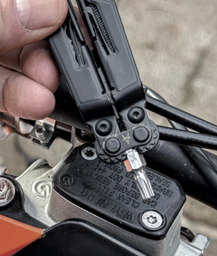 Multitool Tang 18-in-1 – Compacte Opvouwbare Multitool met Mes voor Outdoor en EDC