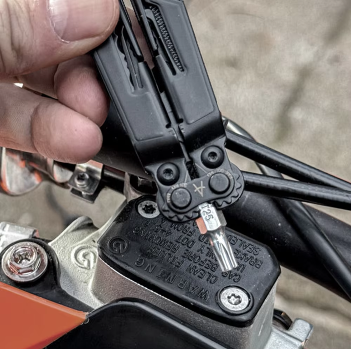 Multitool Tang 18-in-1 – Compacte Opvouwbare Multitool met Mes voor Outdoor en EDC