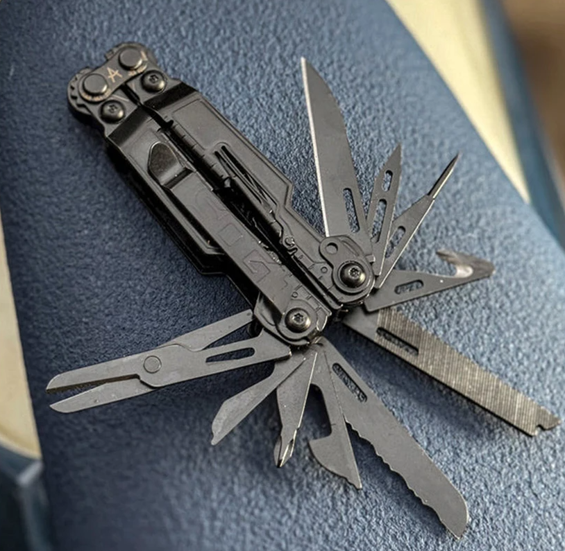 Multitool Tang 18-in-1 – Compacte Opvouwbare Multitool met Mes voor Outdoor en EDC