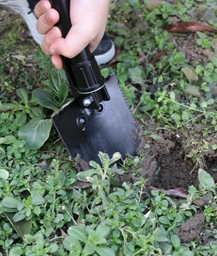 Multifunctionele Opvouwbare Schep 4-in-1 – Schop, Pikhouweel en Zaag voor Outdoor en Camping
