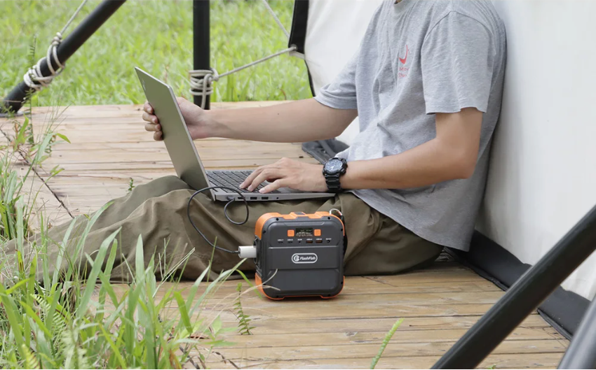 Draagbare Power Station 120W – Mini Generator met 230V, USB-C en 97Wh Batterij
