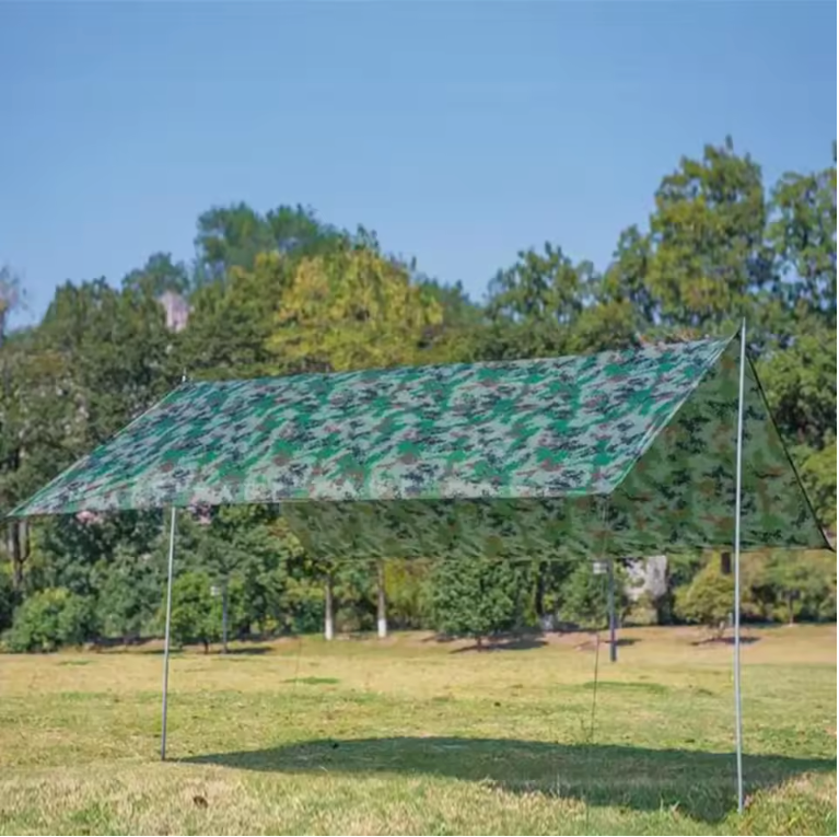 Waterdichte Outdoor Tarp 230x140 cm – Multifunctioneel Zonnescherm, Regenluifel en Picknickmat voor Camping en BBQ
