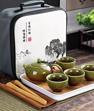 Draagbare Kung Fu Theeset met Reistas – Keramische Theepot en 4 Kopjes, Compact en Stijlvol