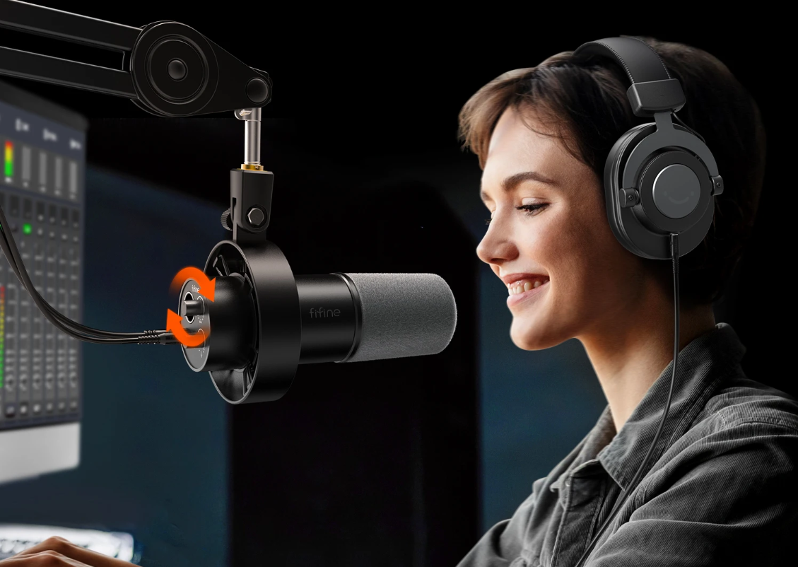 USB/XLR Dynamische Microfoon met Shock Mount – Studio en Streaming