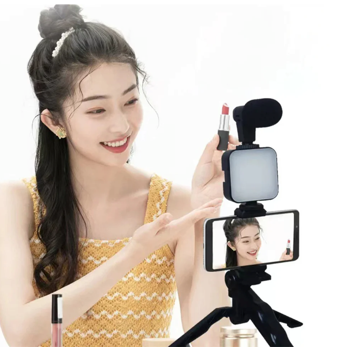 Smartphone Vlogging Kit met Statief – Microfoon en LED Lamp voor TikTok, YouTube en Live Streaming