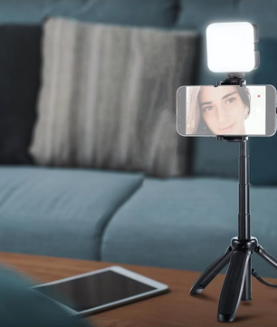 Complete Vlogging Kit met RGB LED, Draadloze Microfoon en Statief – Content Creator Set voor Smartphone
