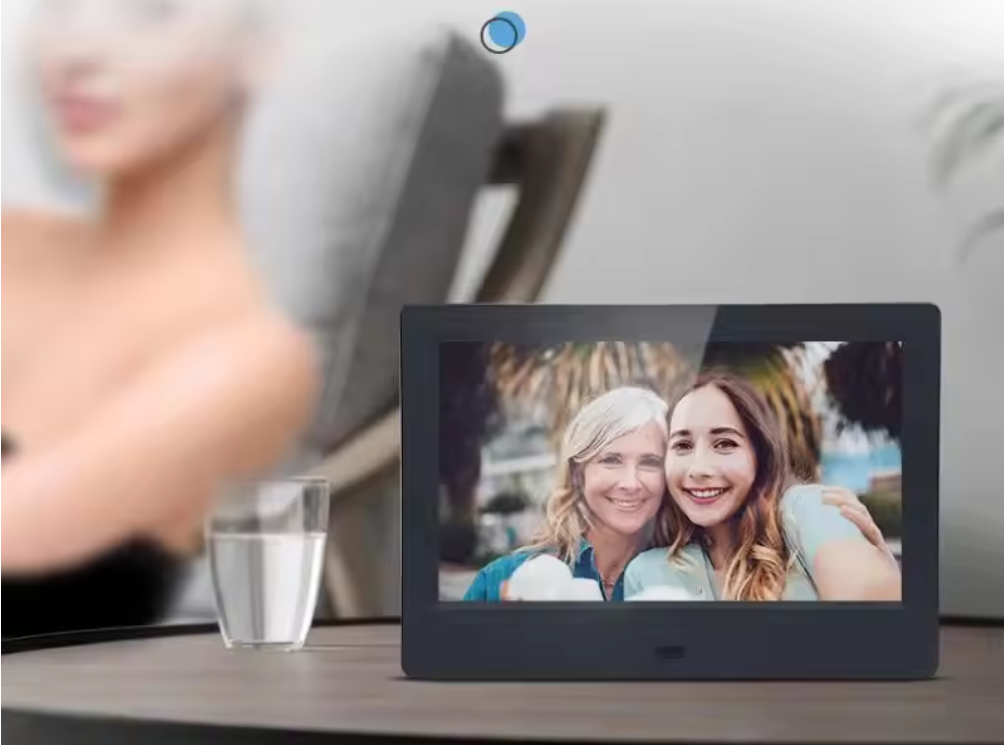 7 Inch Digitale Fotolijst – HD Foto Frame met Afstandsbediening, Klok en Kalender