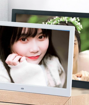 14 Inch Digitale Fotolijst – HD Scherm met USB en SD, Video, Muziek en Kalender